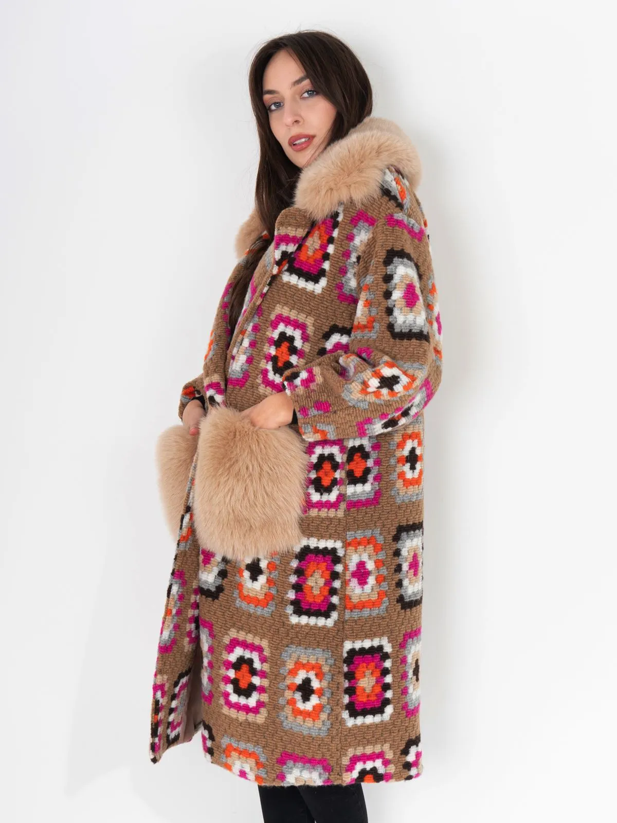 Coat fox Pockets And Neck Crochet Brown
