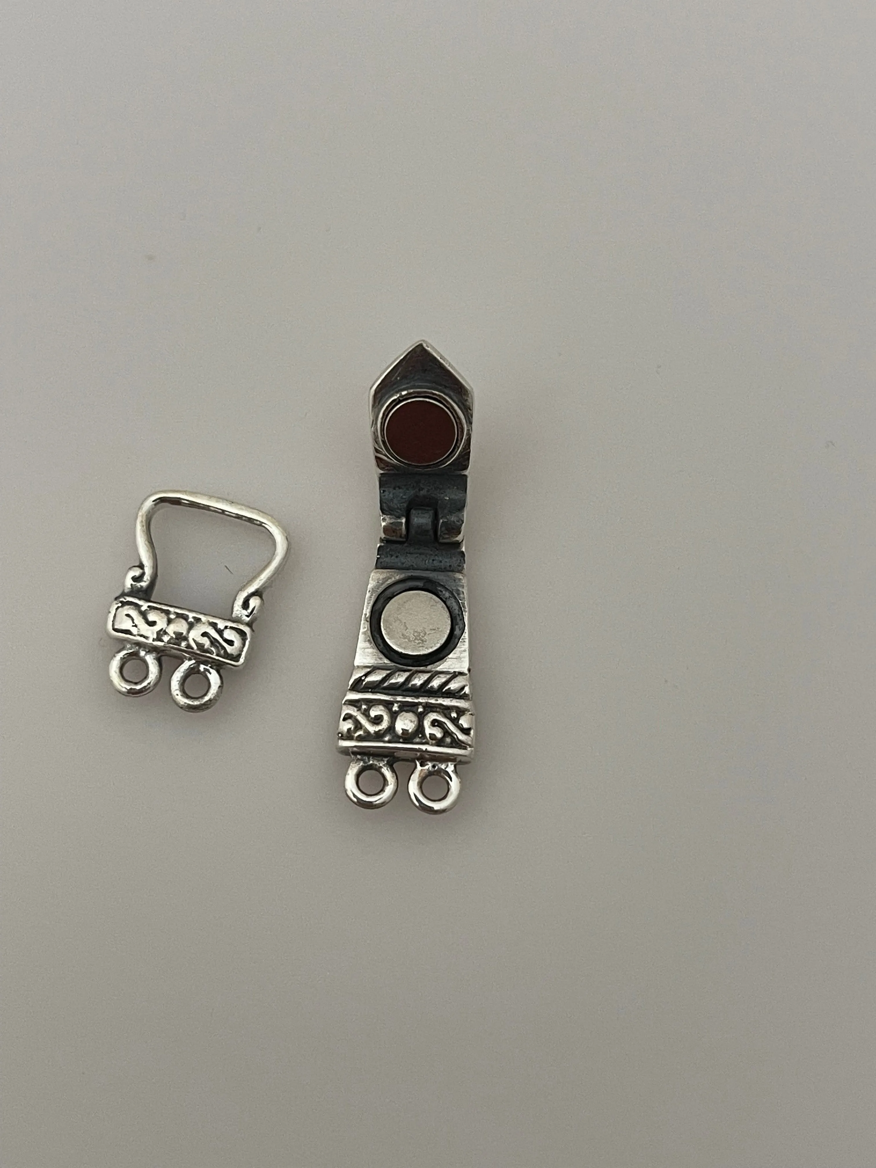 Sterling Silver Magnetic Clasp/Sterling Silver One Set of Clasp  Size: 26mmX9mm |